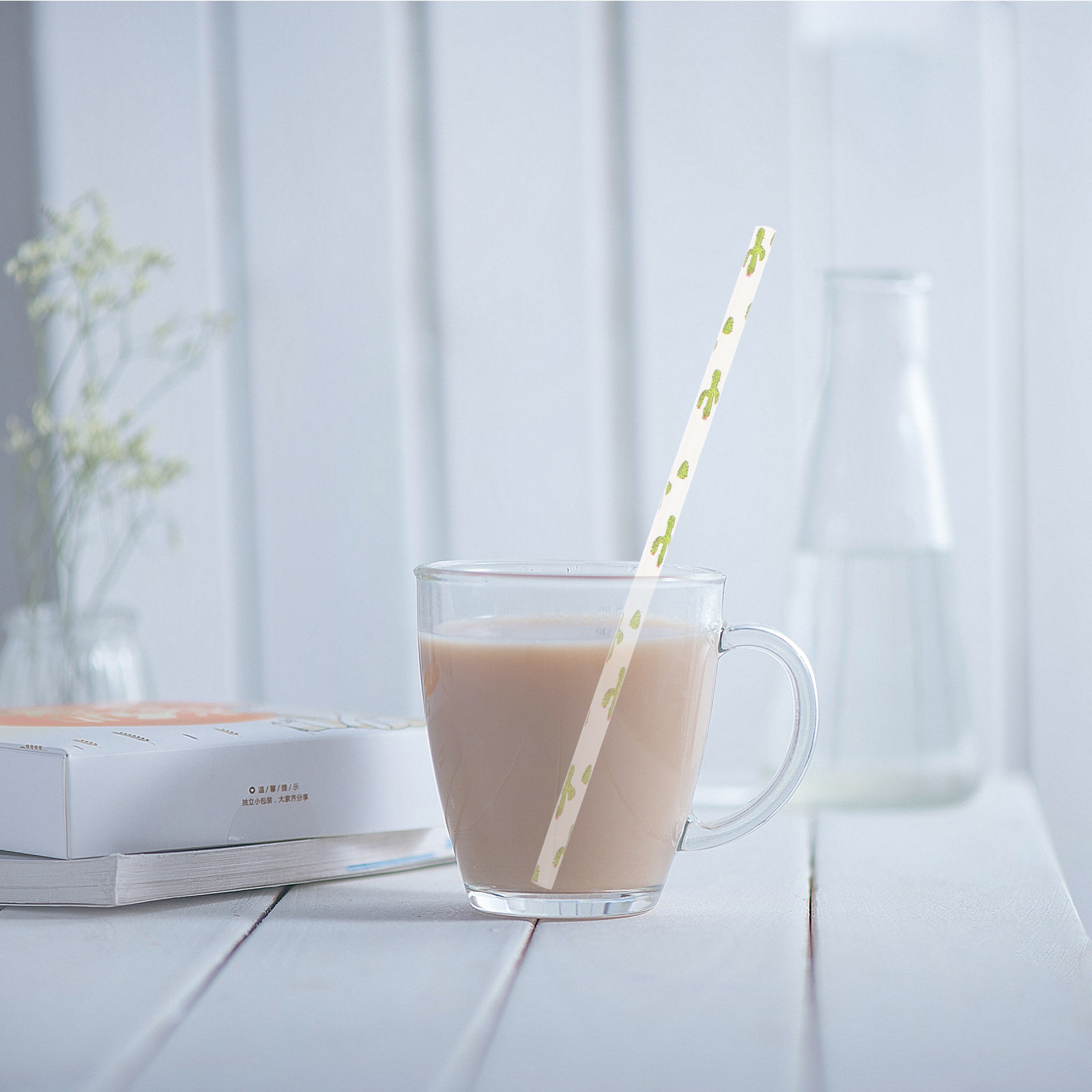 紙製ストロー100本入り。カラフルな使い捨てストローで、トロ - Paper Straw Color のレビューと価格